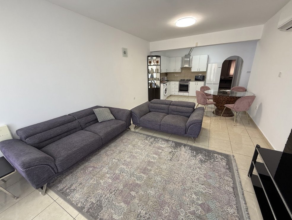 Komfortable Dreizimmerwohnung mit Bergblick - ideal zum Wohnen und Erholen, Paphos