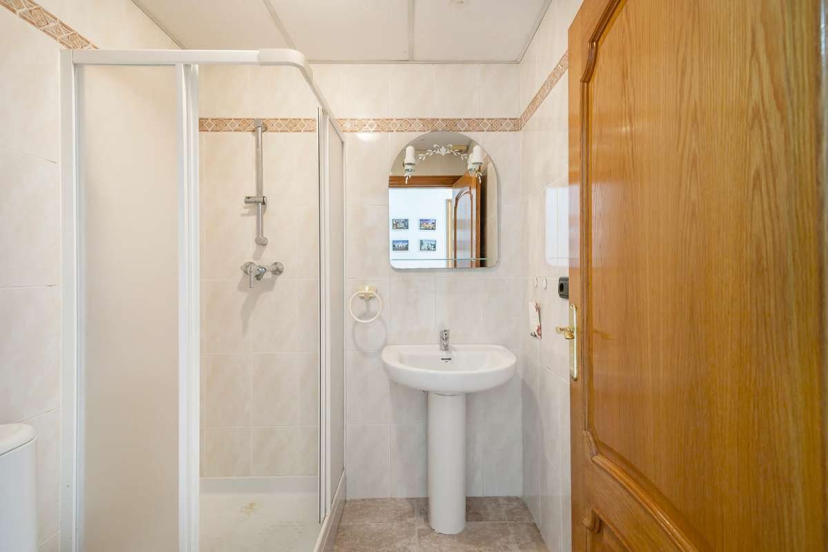 Luxuriöse Eckvilla im Herzen von Cabo Roig – komfortables Wohnen am Meer