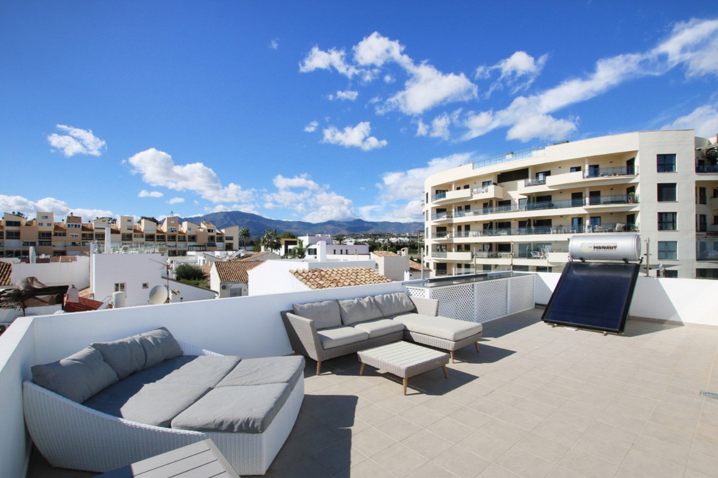 Luxushaus mit atemberaubendem Panoramablick, 30 Meter vom Sandstrand entfernt, Costa del Sol