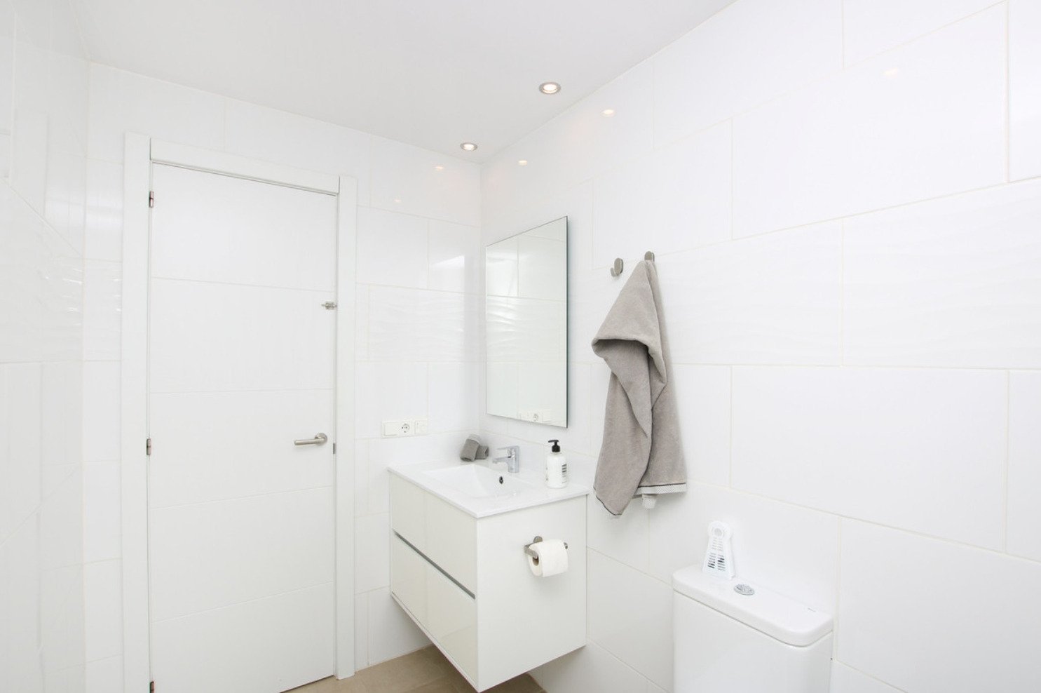 Luxushaus mit atemberaubendem Panoramablick, 30 Meter vom Sandstrand entfernt, Costa del Sol