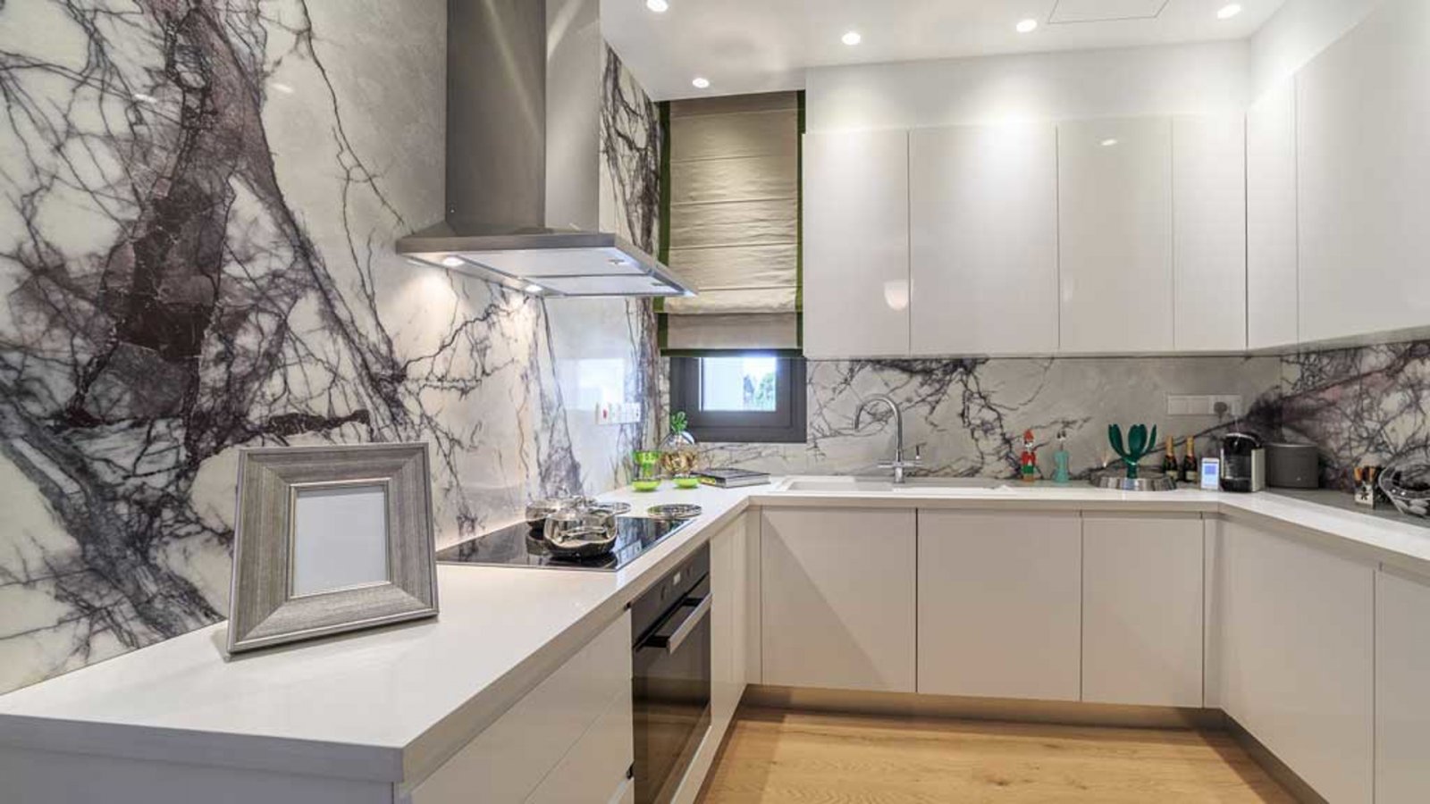 Luxuriöse Zwei-Zimmer-Wohnung → Außenpool und angelegte Gärten → Limassol