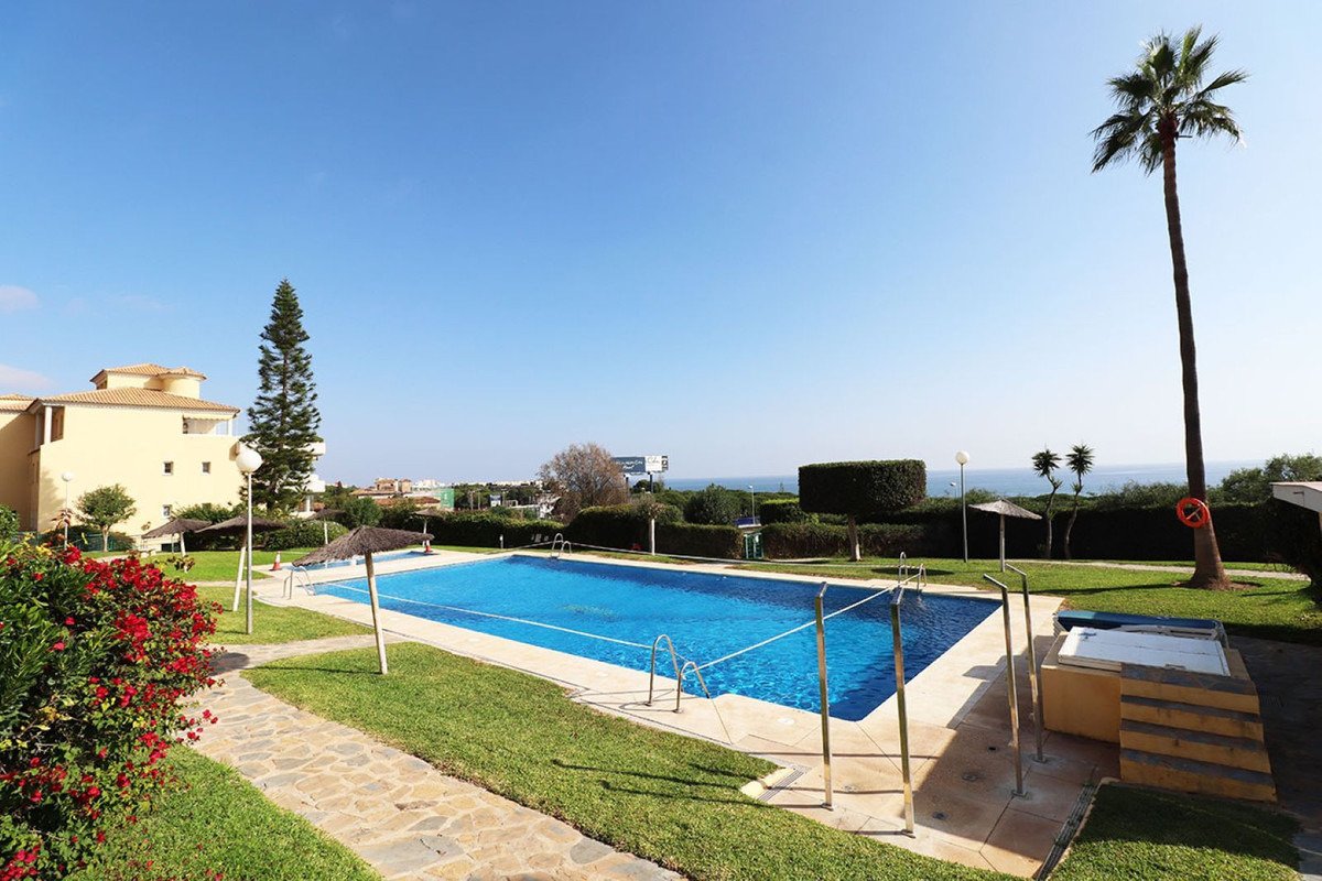 Luxusapartment mit atemberaubendem Meerblick in Cabopino, Marbella
