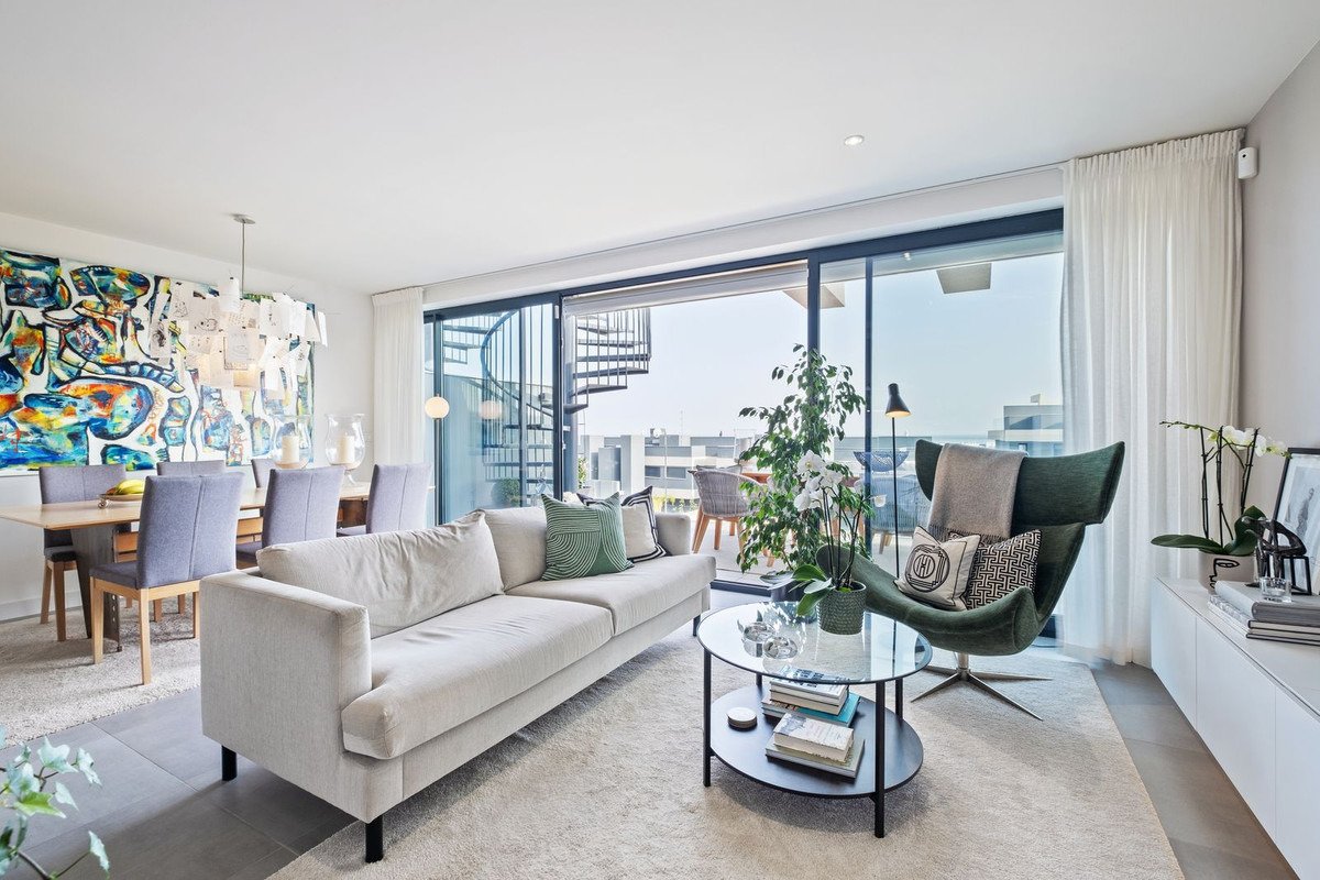 Absoluter Luxus: Duplex-Penthouse mit atemberaubendem Meerblick in Estepona, Costa del Sol