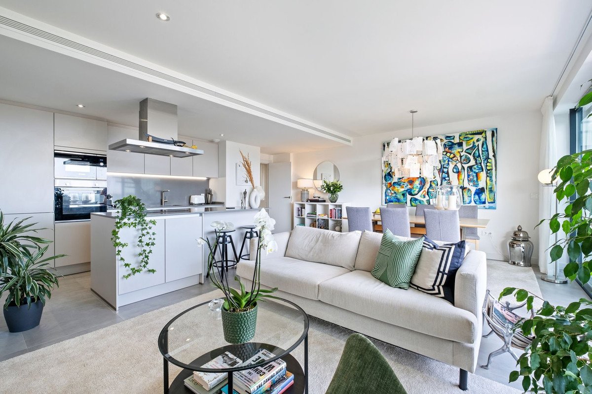 Absoluter Luxus: Duplex-Penthouse mit atemberaubendem Meerblick in Estepona, Costa del Sol