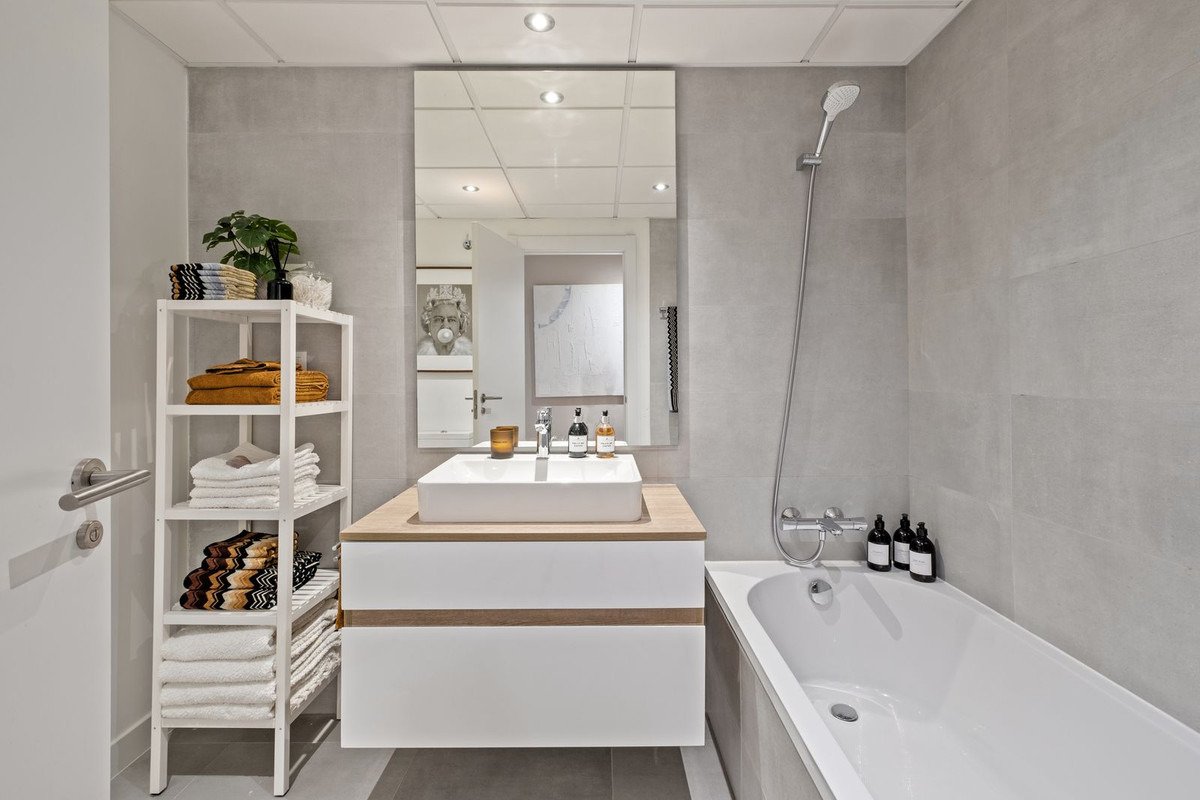 Absoluter Luxus: Duplex-Penthouse mit atemberaubendem Meerblick in Estepona, Costa del Sol