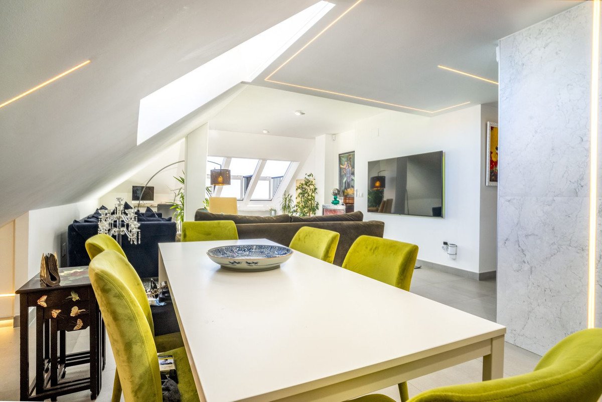 Exklusives, modernes 2-Zimmer-Apartment in Manila mit atemberaubendem Meerblick