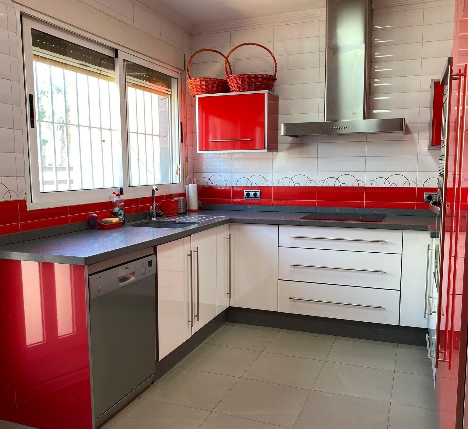 Wunderschöne Villa mit Pool in Torrevieja, in der Nähe des Strandes Eliseos