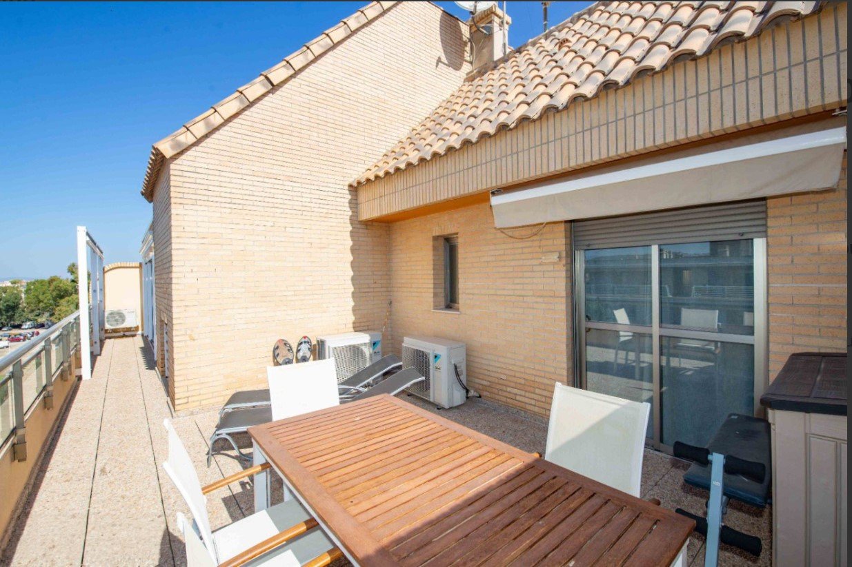 Luxuriöses Duplex-Penthouse in Denia mit Meerblick und zwei Terrassen