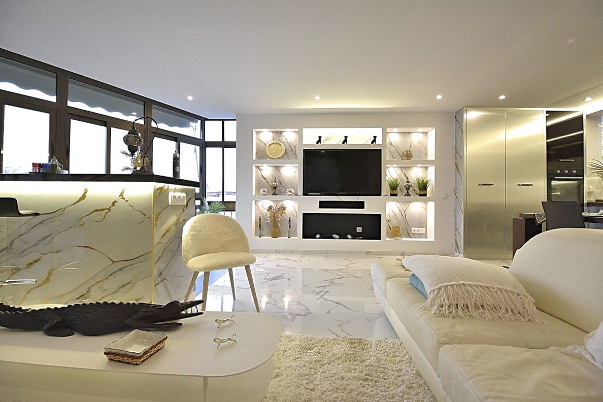 Stilvolles Apartment nur 5 Gehminuten vom Strand entfernt – im Herzen des luxuriösen Marbella!