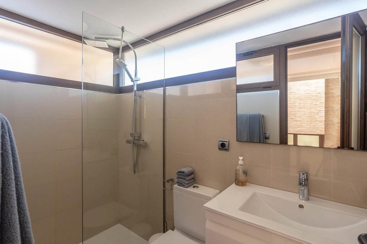 Duplex-Penthouse mit Meerblick und privatem Pool – Bahía de la Plata, Estepona