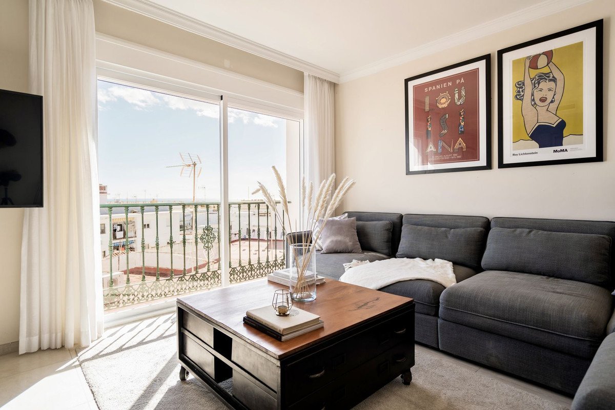 Penthouse im Herzen von San Pedro mit Panoramablick – moderne Eleganz mit mediterranem Flair