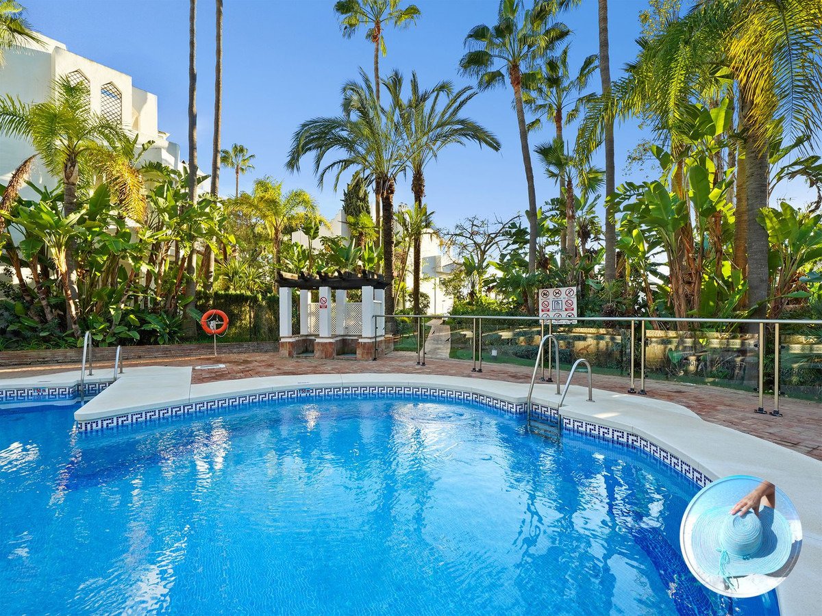 Luxuriöses zweistöckiges Penthouse mit Meerblick im Herzen von Marbella