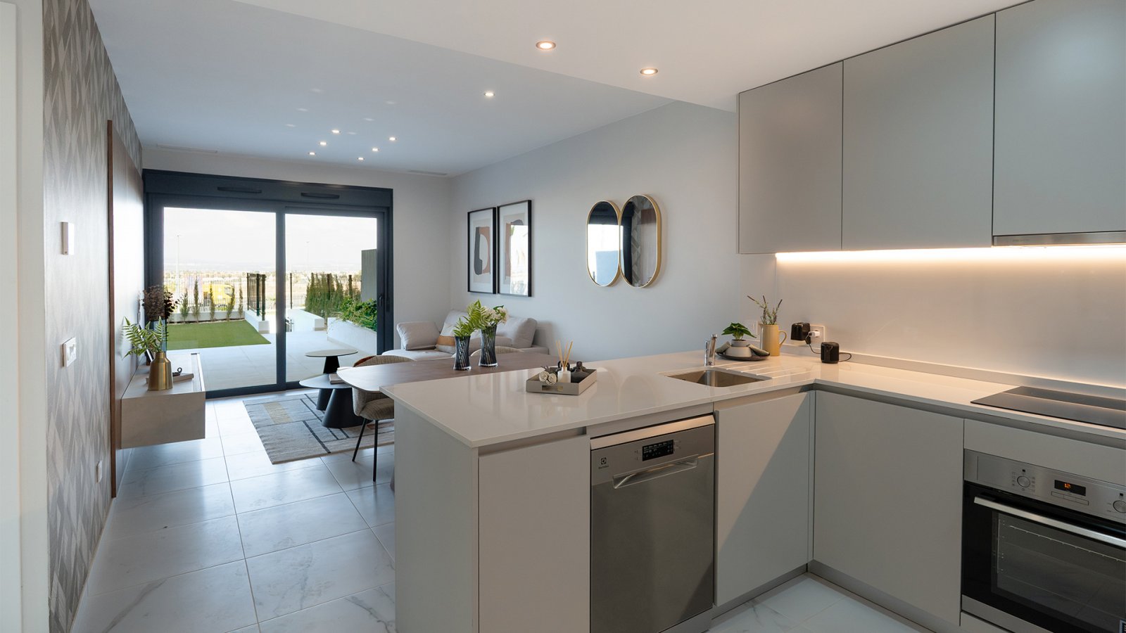 Modernes Apartment am rosafarbenen See, nur wenige Minuten vom Meer entfernt und in der Nähe von renommierten Golfplätzen.