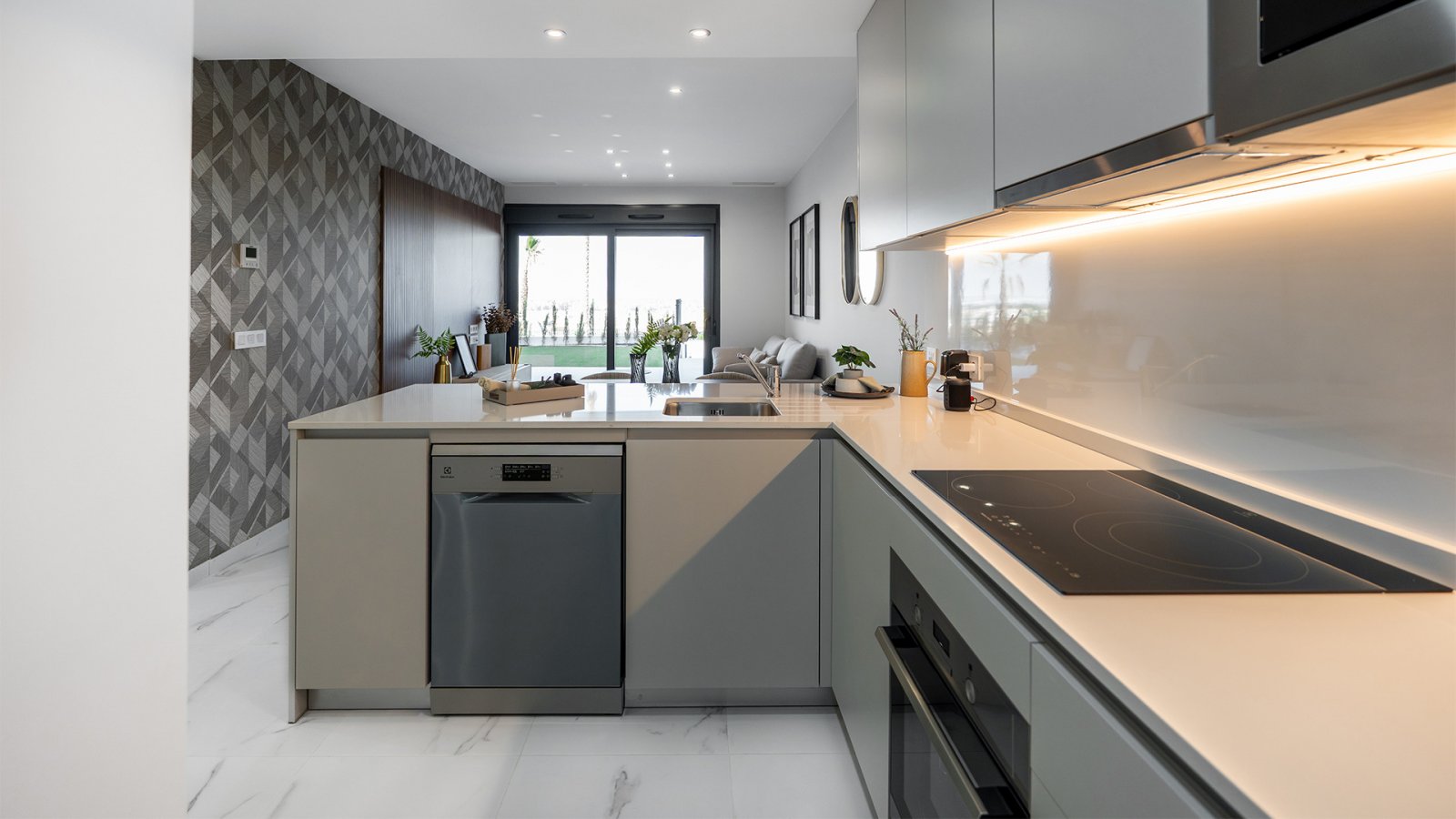 Modernes Apartment am rosafarbenen See, nur wenige Minuten vom Meer entfernt und in der Nähe von renommierten Golfplätzen.