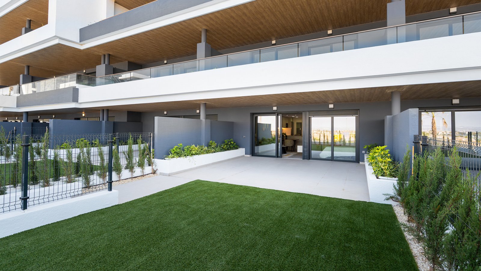 Modernes Apartment am rosafarbenen See, nur wenige Minuten vom Meer entfernt und in der Nähe von renommierten Golfplätzen.