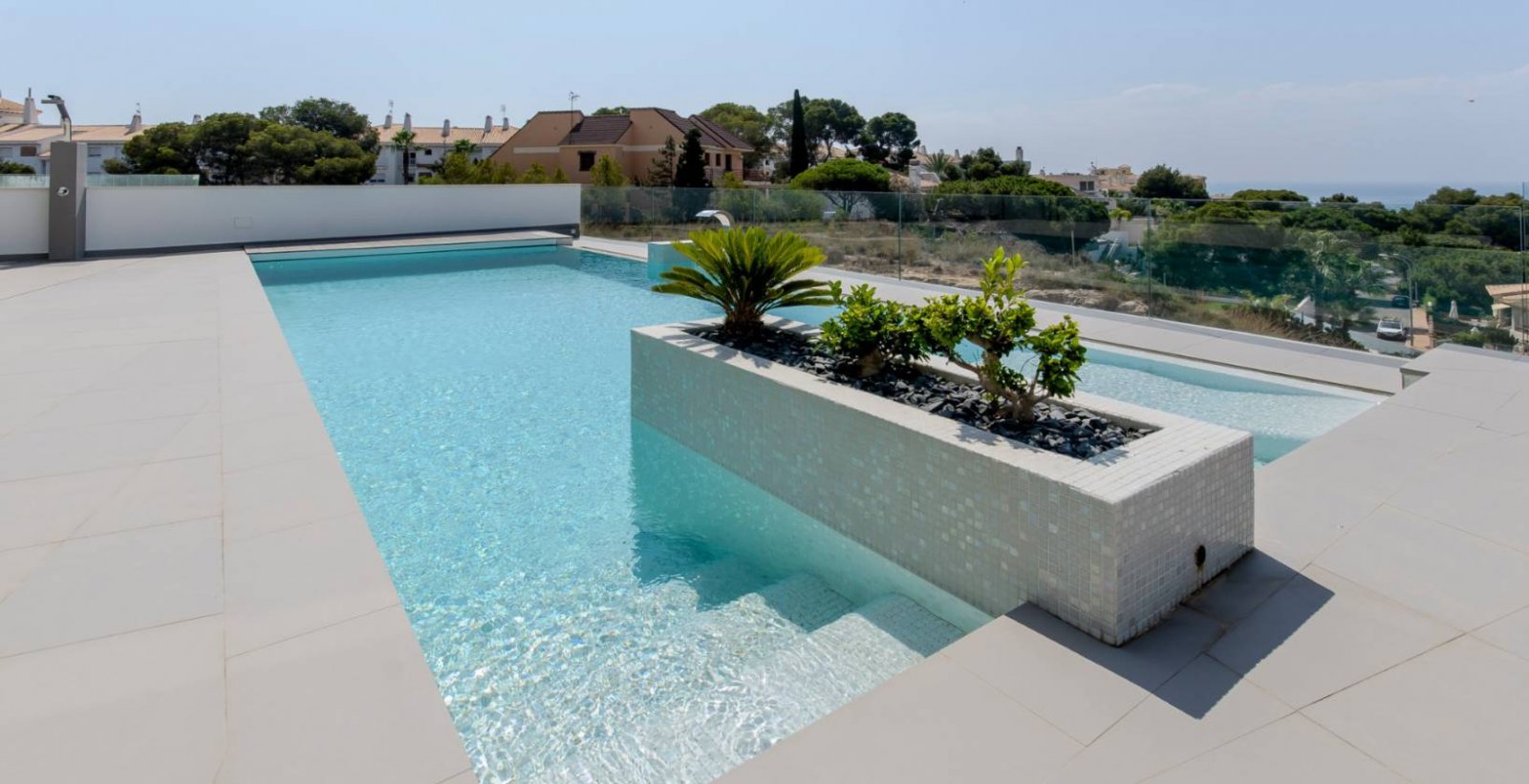 Exklusive Villen → 300 m vom Meer entfernt, privater Pool und Garage → Orihuela
