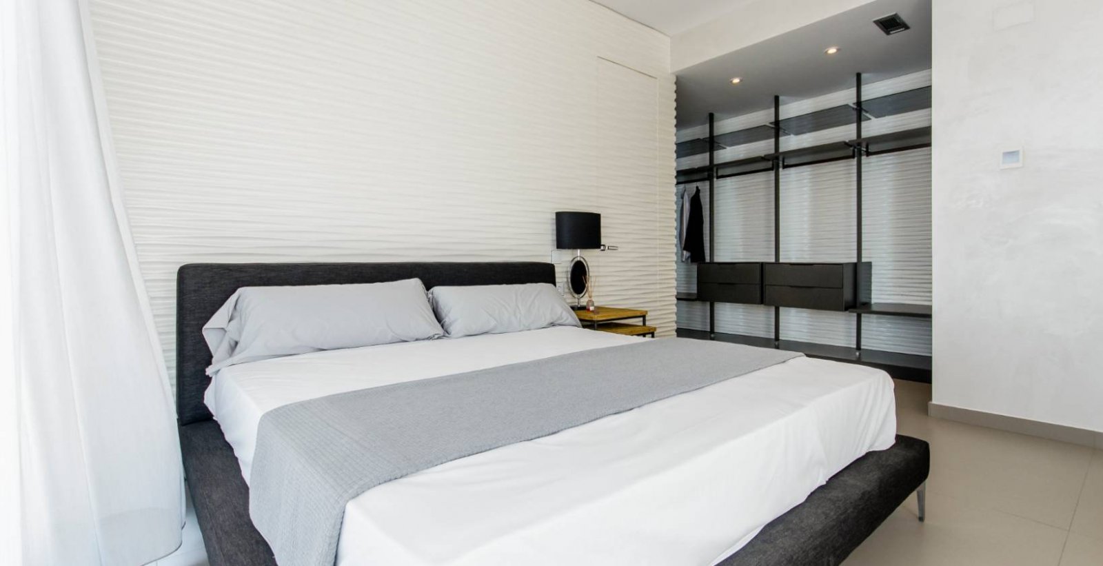 Exklusive Villen → 300 m vom Meer entfernt, privater Pool und Garage → Orihuela