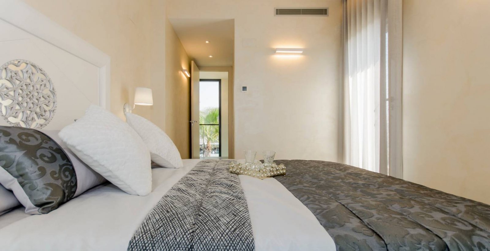 Exklusive Villen → 300 m vom Meer entfernt, privater Pool und Garage → Orihuela