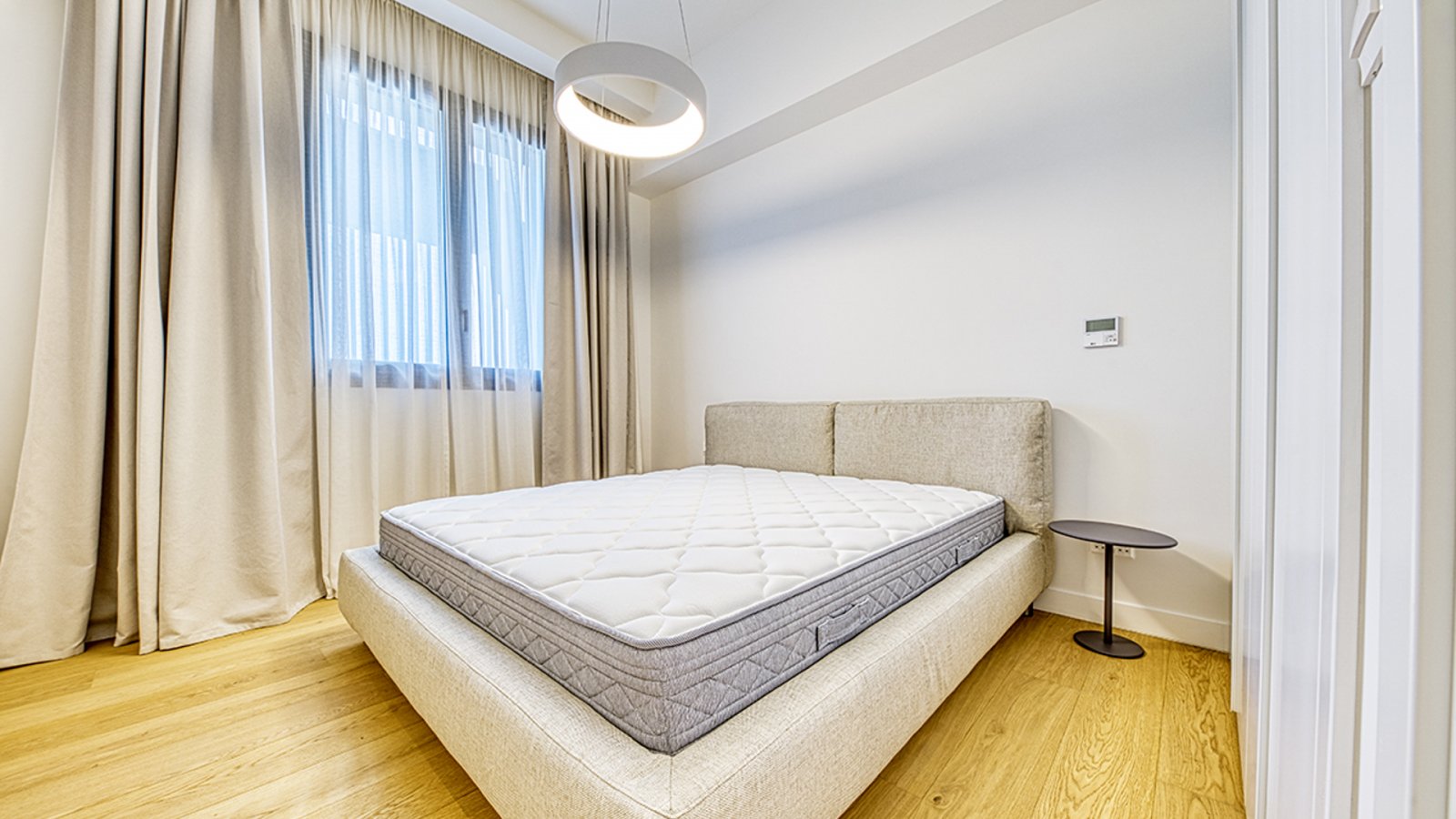 Luksusowy apartament z dwiema sypialniami, widokiem na basen i morze, Limassol