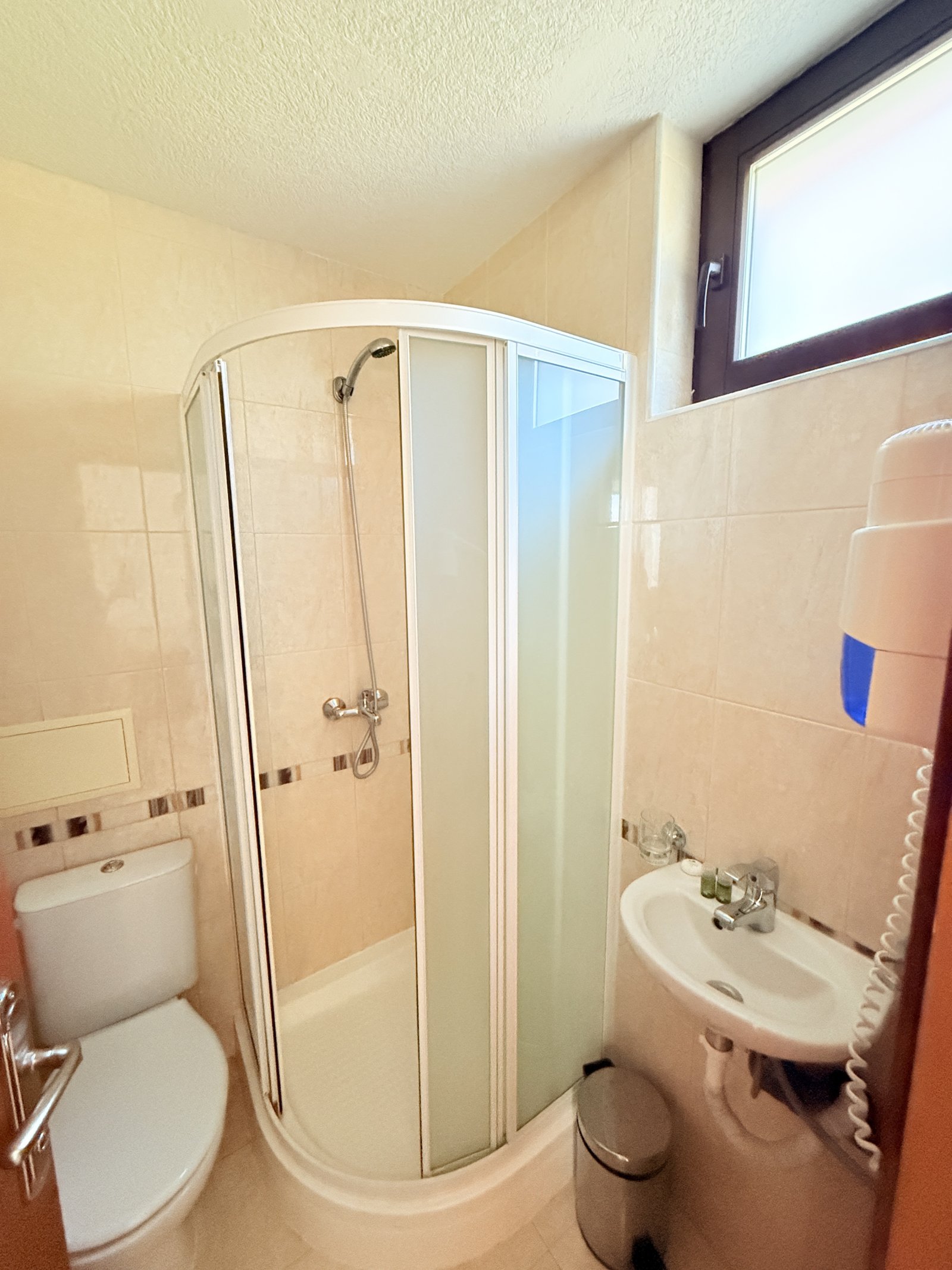 Trzypokojowy apartament w kompleksie „Bay View Villas“ w Kosharicy, Bułgaria