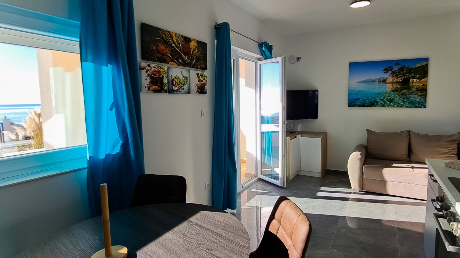 Dwa słoneczne apartamenty z bezpośrednim dostępem do plaży i ogrodem na wyspie Vir