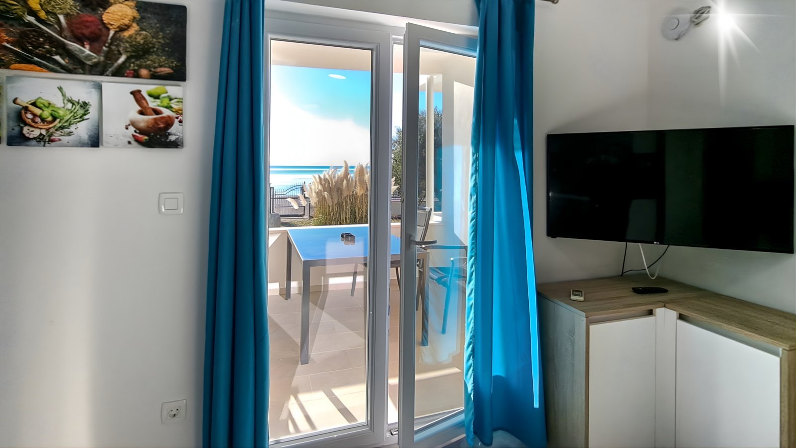 Dwa słoneczne apartamenty z bezpośrednim dostępem do plaży i ogrodem na wyspie Vir