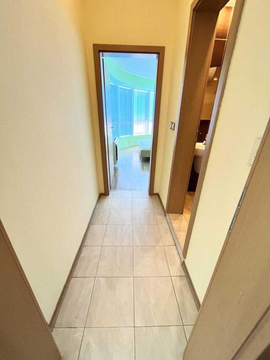 Apartament z jedną sypialnią, tarasem i basenem blisko plaży – Pomorie