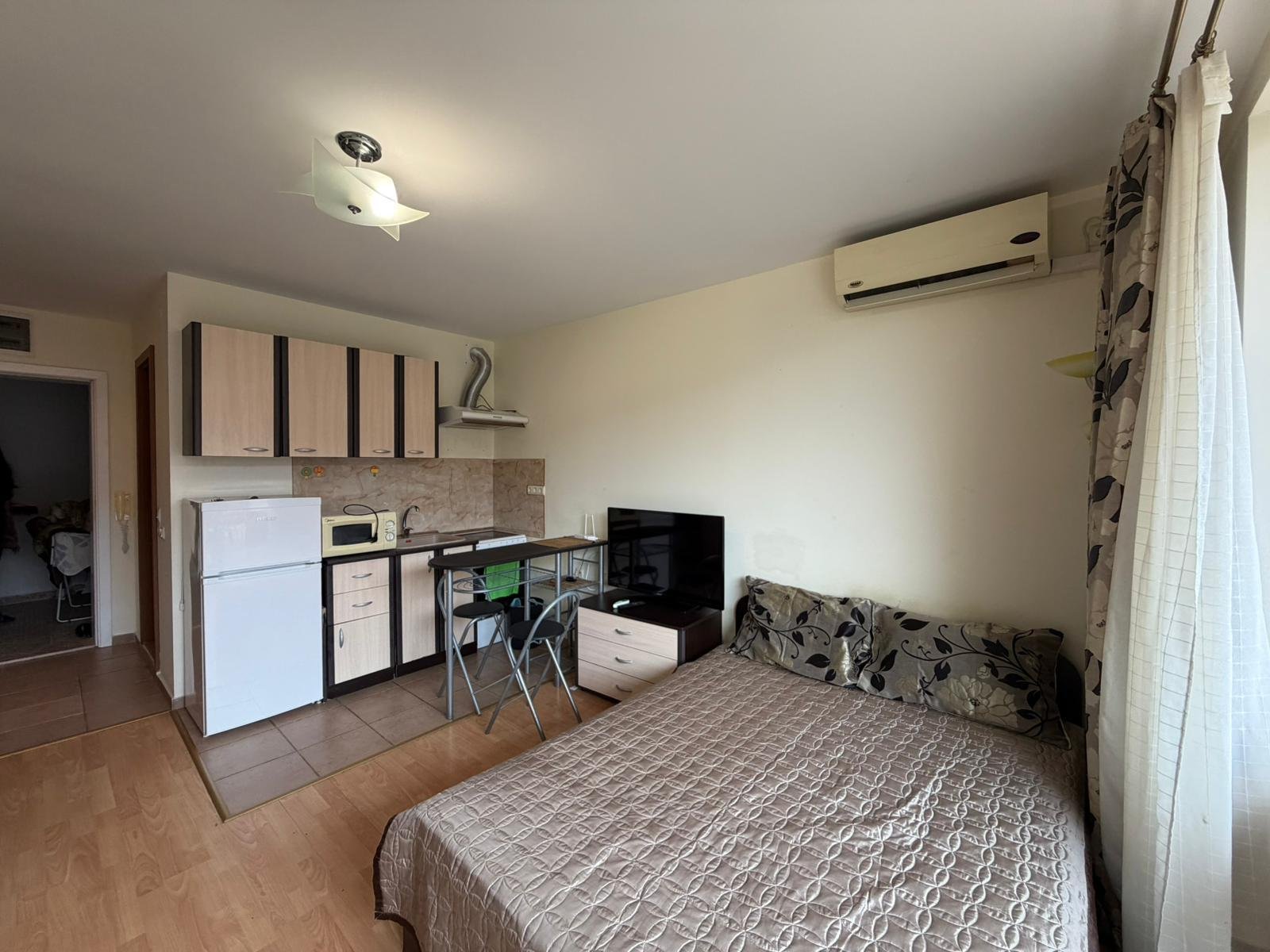 Studio z widokiem na basen w kompleksie „Fort Noks“ w Słonecznym Brzegu, Bułgaria