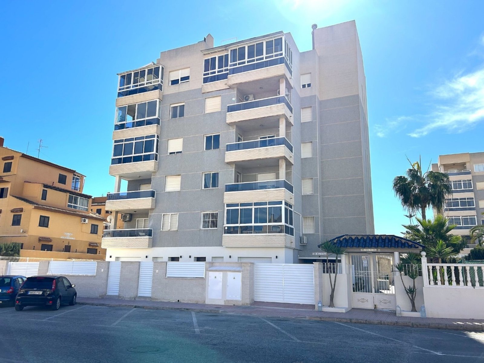 Ekskluzywne apartamenty na parterze, 1 km od morza i ze wspólnym basenem, Torrevieja
