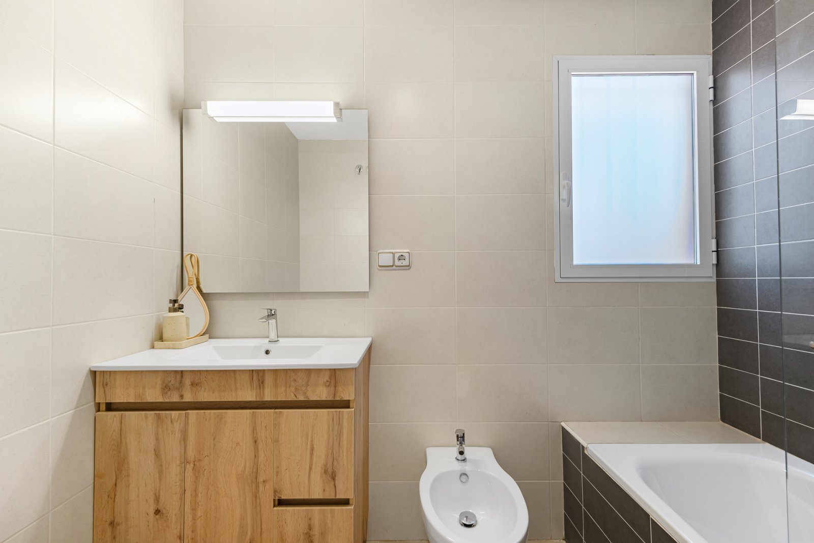 Nowoczesne apartamenty 2 km od morza, z basenem i ogrodem, Orihuela