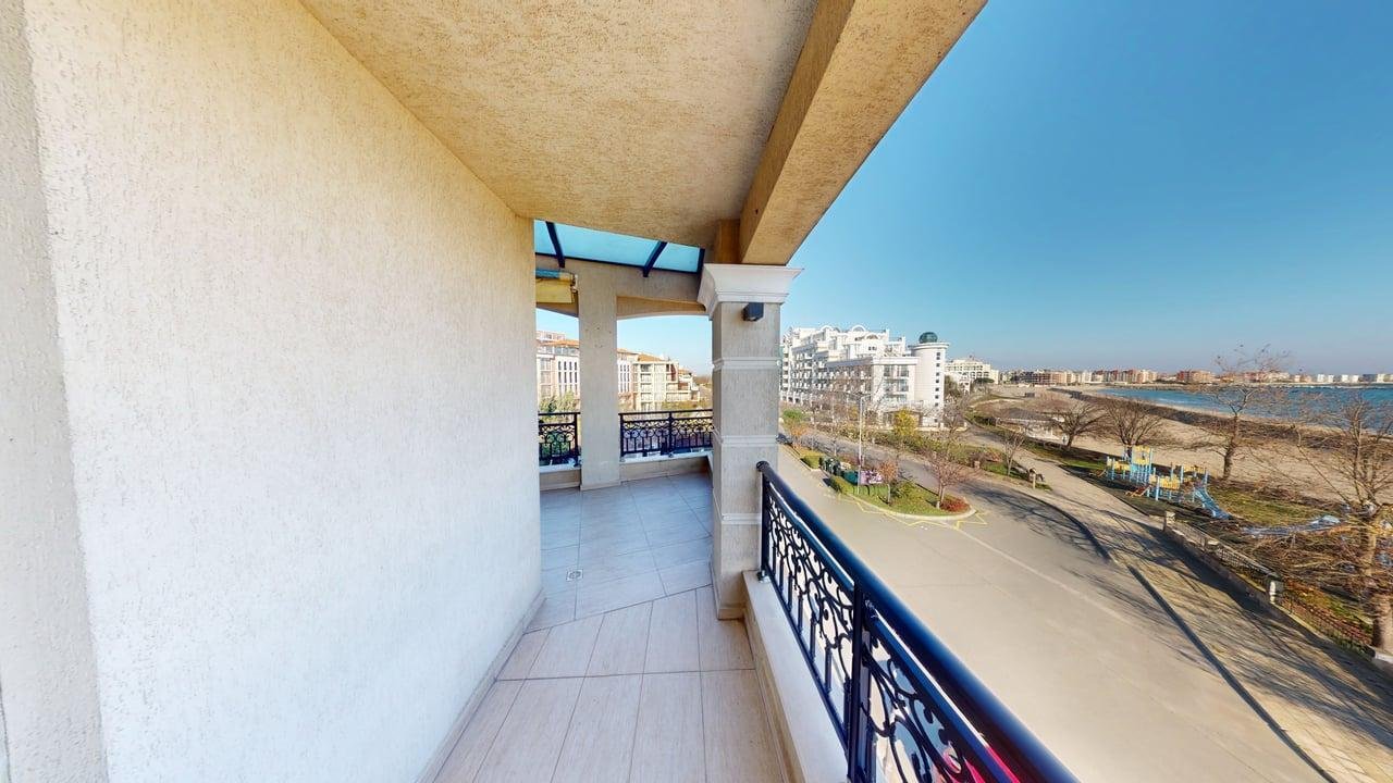 Duże 2-pokojowe mieszkanie z widokiem na morze w Penelope 1, Pomorie, Bułgaria