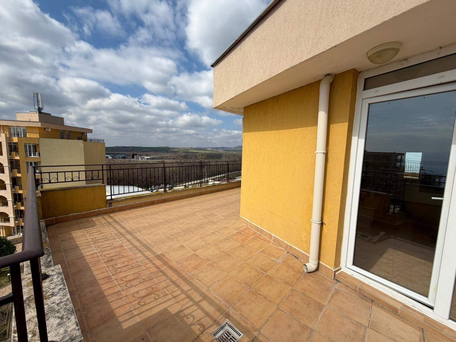 Penthouse z widokiem na morze w Midia Resort Aheloy