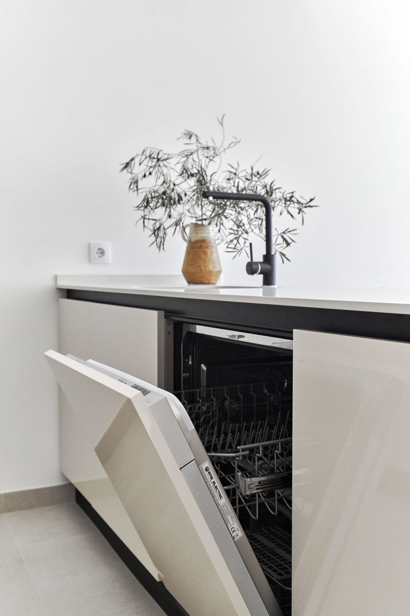 Nowoczesny bungalow z ogrodem, 600 m od plaży, Torrevieja