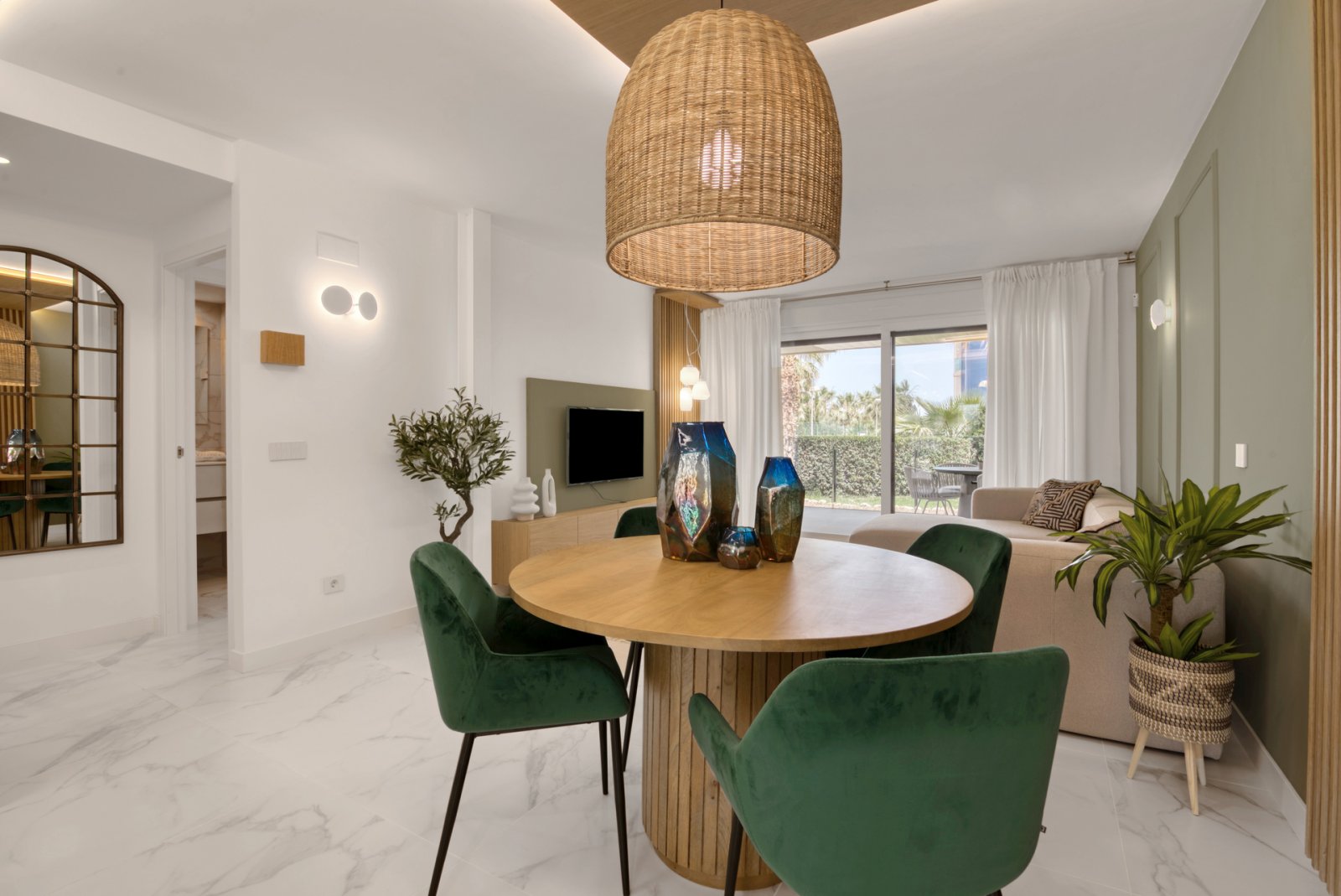 Luksusowe apartamenty 1 km od morza, basen i ogrody, Torrevieja