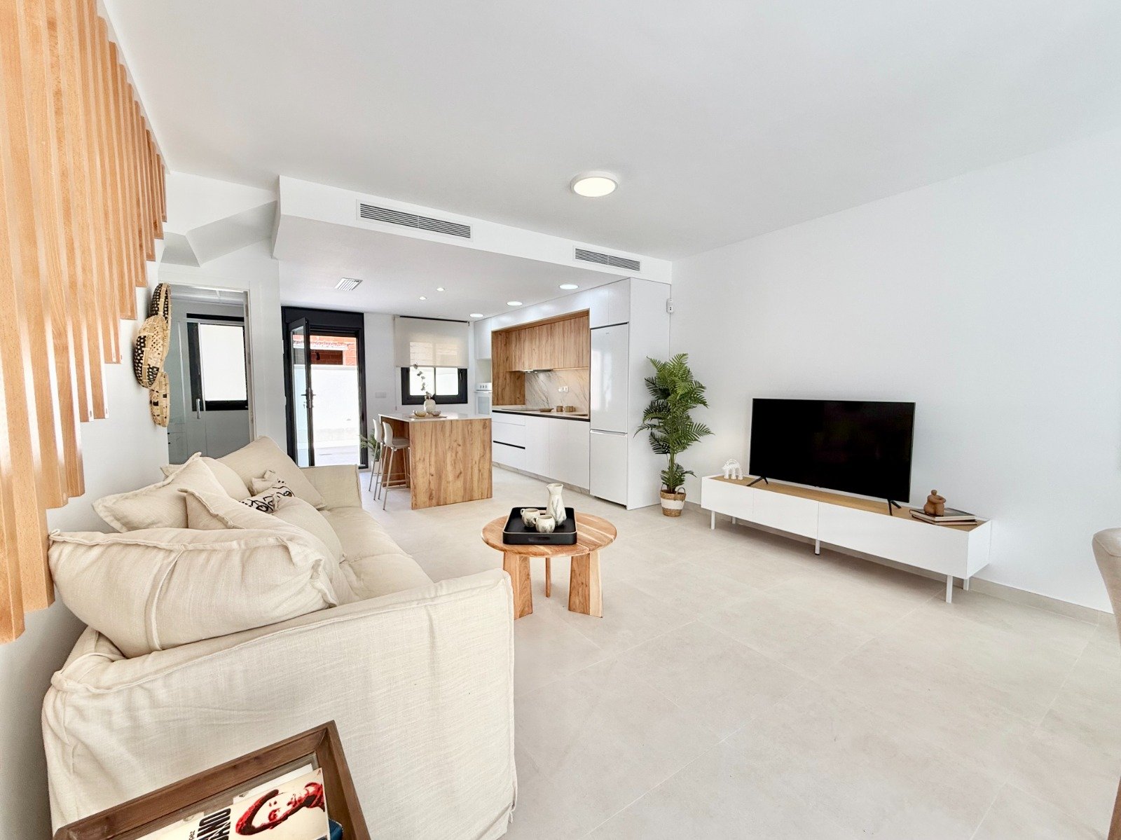 Nowoczesne bungalowy z basenem i prywatnym ogrodem, Cox