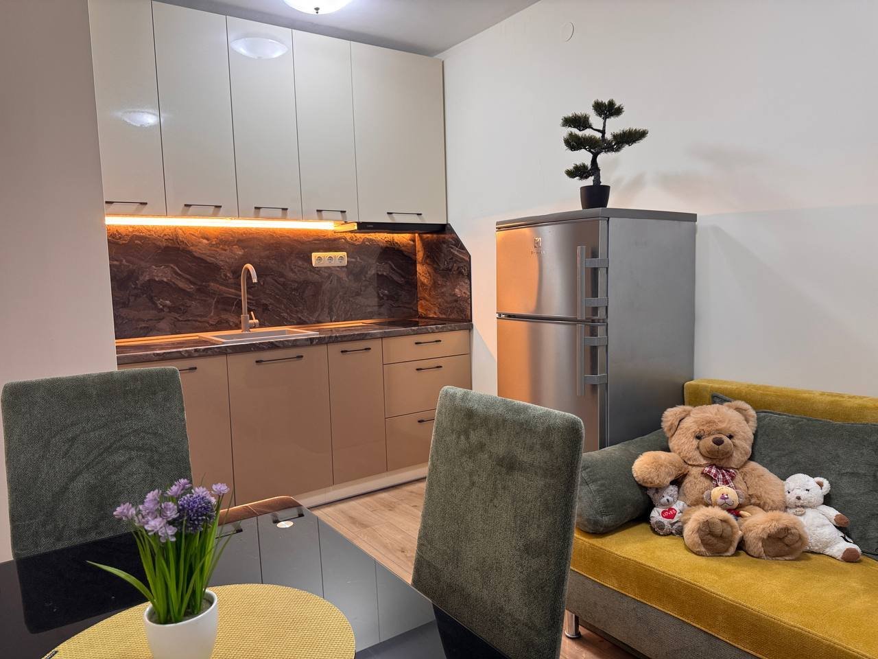 Sunny Beach: Dwupokojowe mieszkanie w popularnym kompleksie mieszkaniowym Nessebar Fort na Słonecznym Brzegu. 