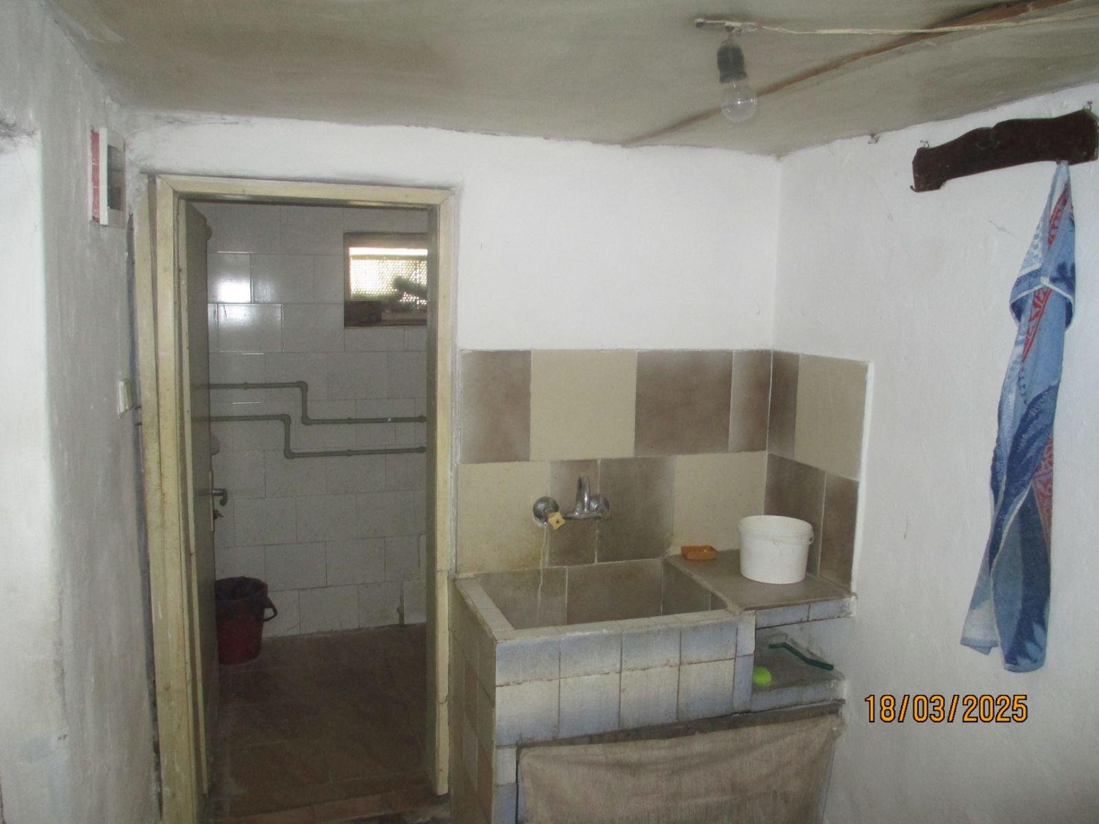 House with 300 m² Land Near the Center