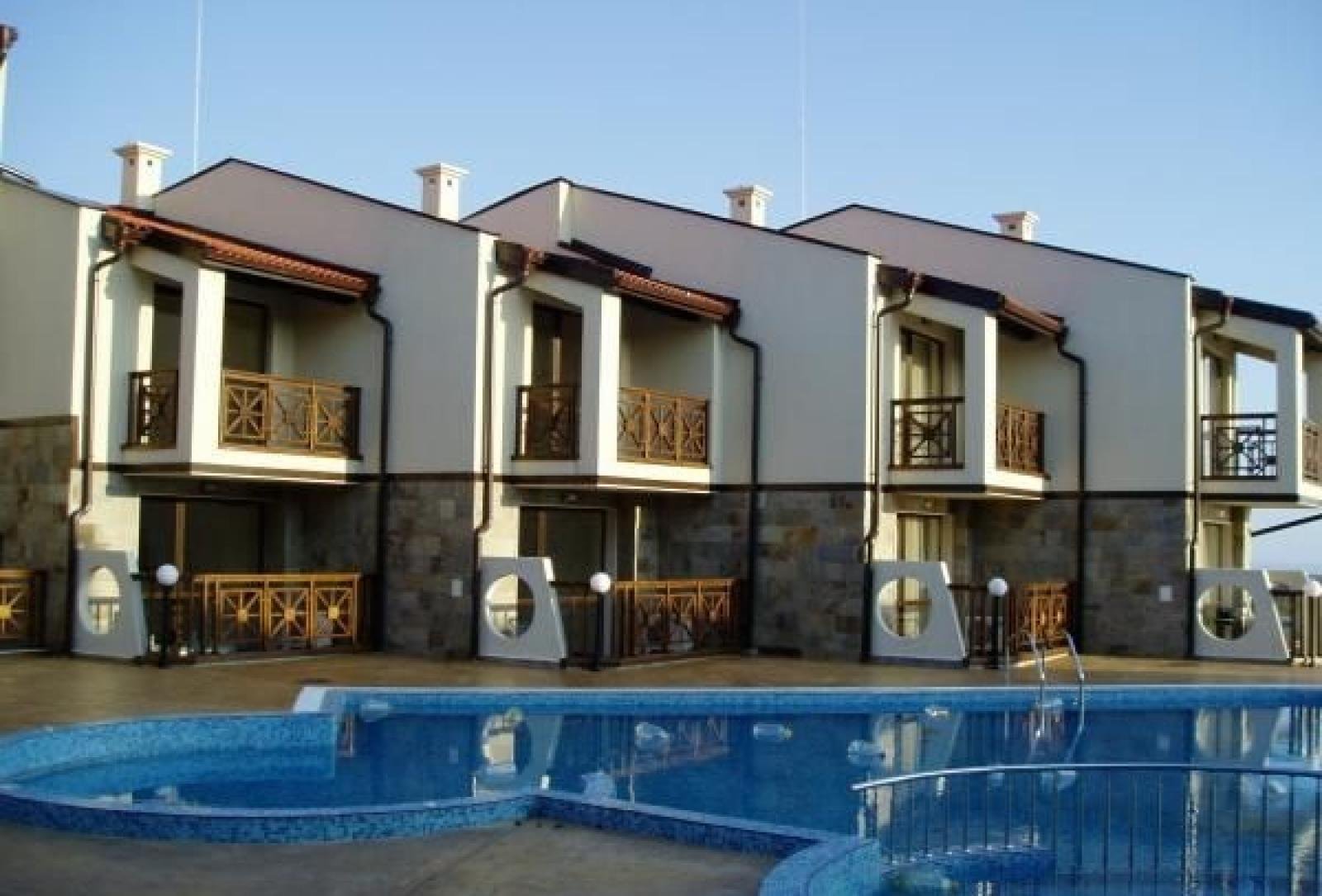 Szeregowiec w kompleksie Imperial Heights, Koszarica