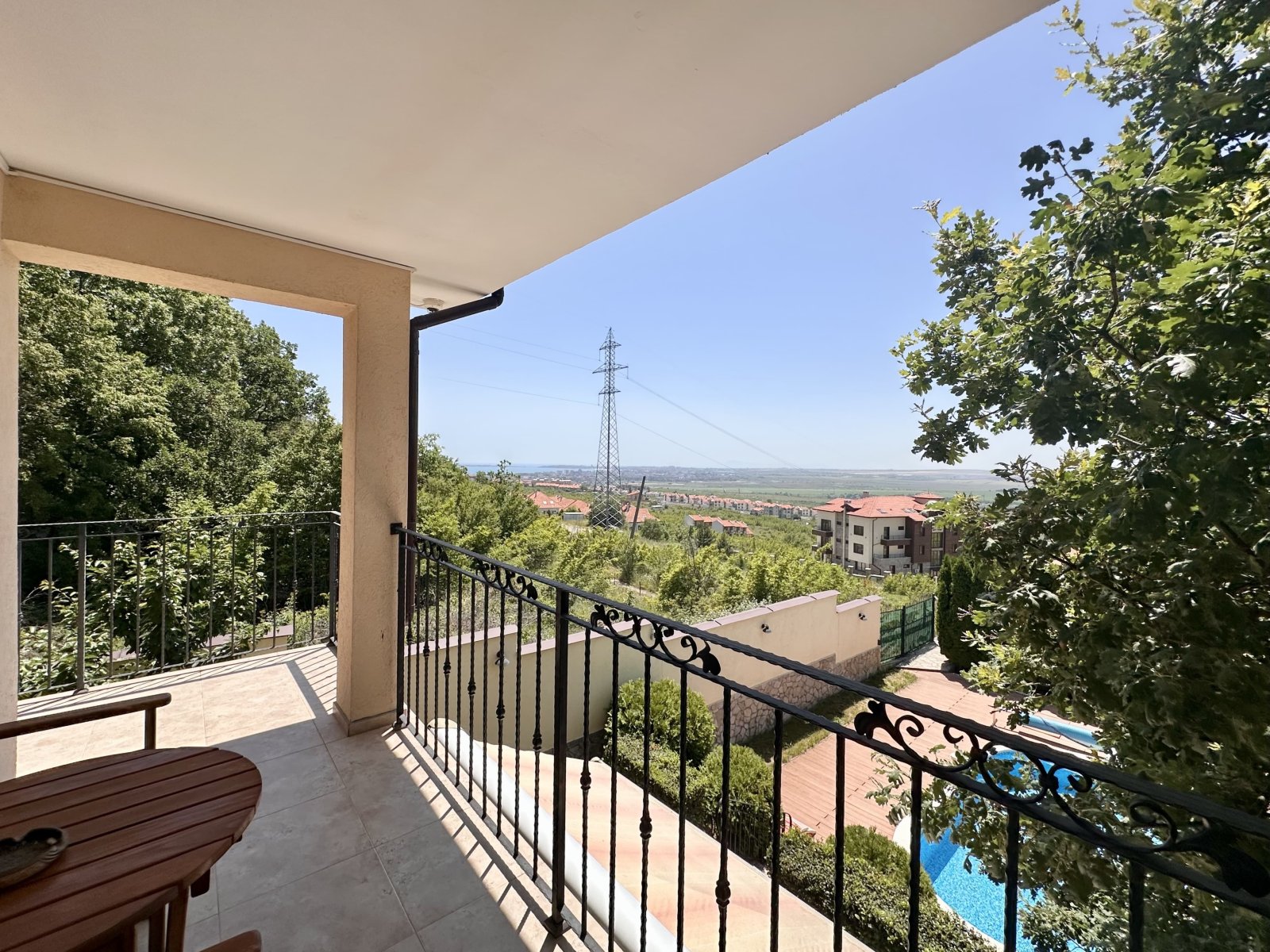 Dom jednorodzinny z garażem, basenem i widokiem na morze w Kosharitsa, Bułgaria