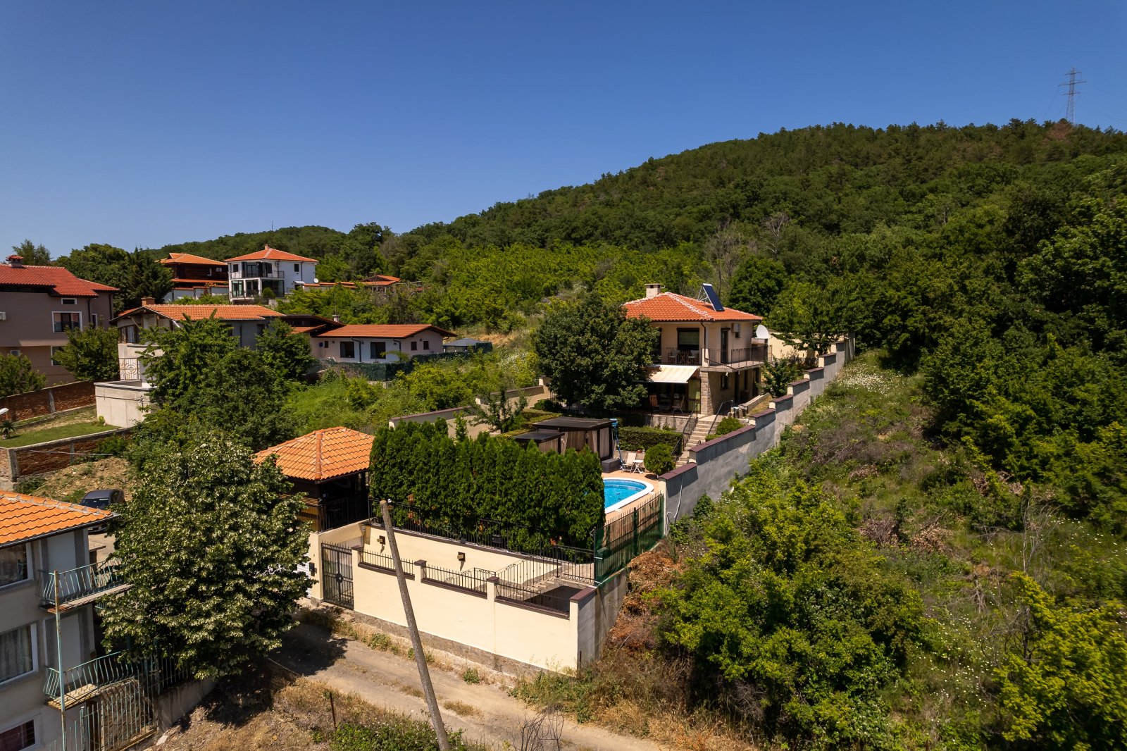 Dom jednorodzinny z garażem, basenem i widokiem na morze w Kosharitsa, Bułgaria