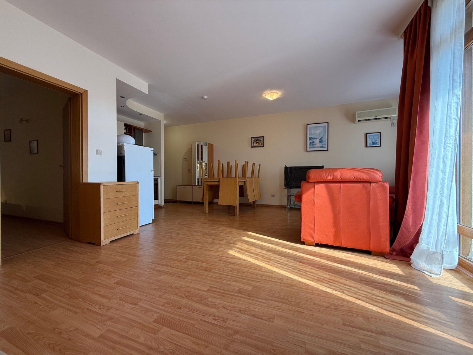 Dwupokojowy apartament bezpośrednio nad morzem w renomowanym kompleksie Rayska Gradina w Sveti Vlas.