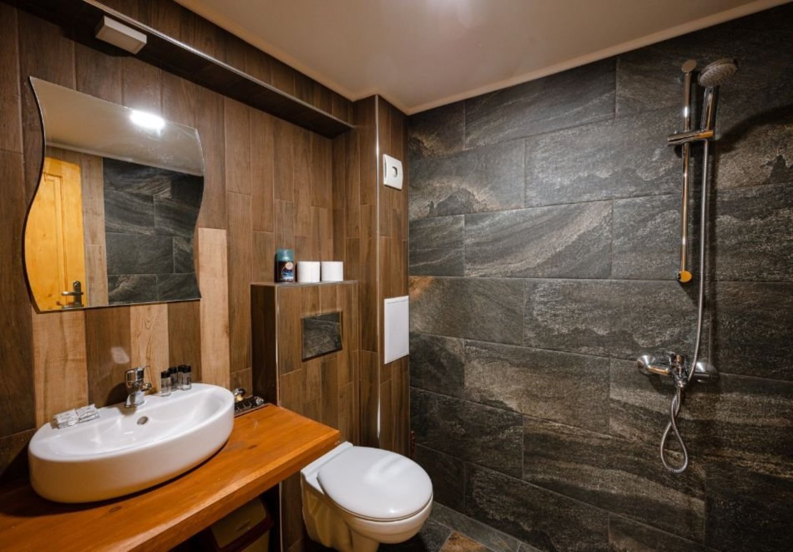 Rodzinny hotel operujący w Chepelare w pobliżu Pamporovo | 1000 m²