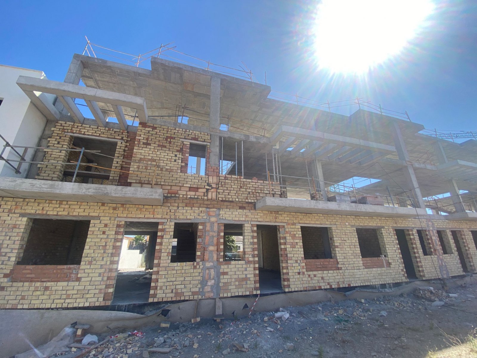 Ekskluzywny dom szeregowy z prywatnym basenem i ogrodem nad morzem, Torrox