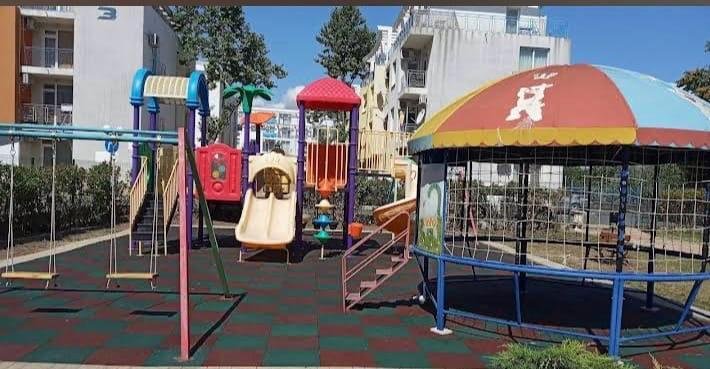 Dwupoziomowe mieszkanie z 4 pokojami o powierzchni 146 m² w centrum Słonecznego Brzegu