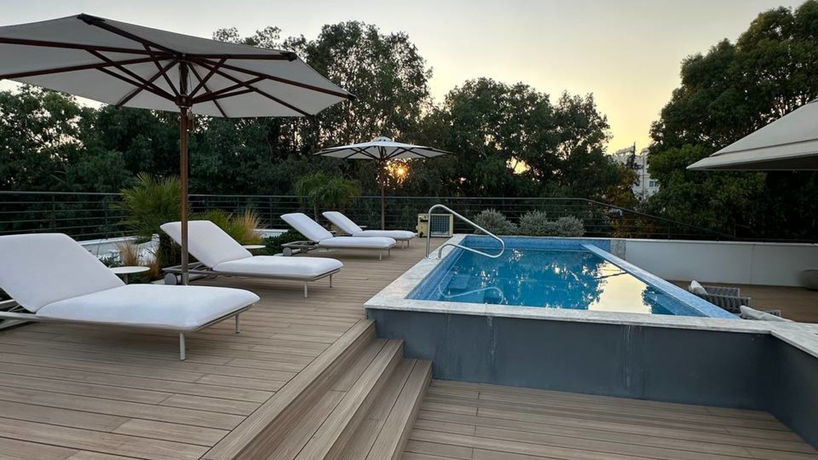 Stylowy apartament z czterema sypialniami, kilka kroków od plaży (Potamos Germasogeia), Limassol