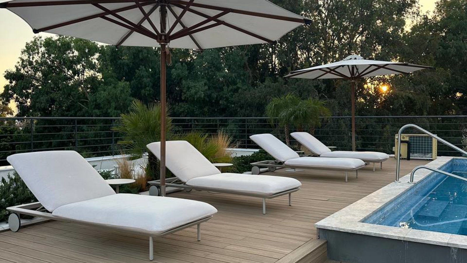 Stylowy apartament z czterema sypialniami, kilka kroków od plaży (Potamos Germasogeia), Limassol