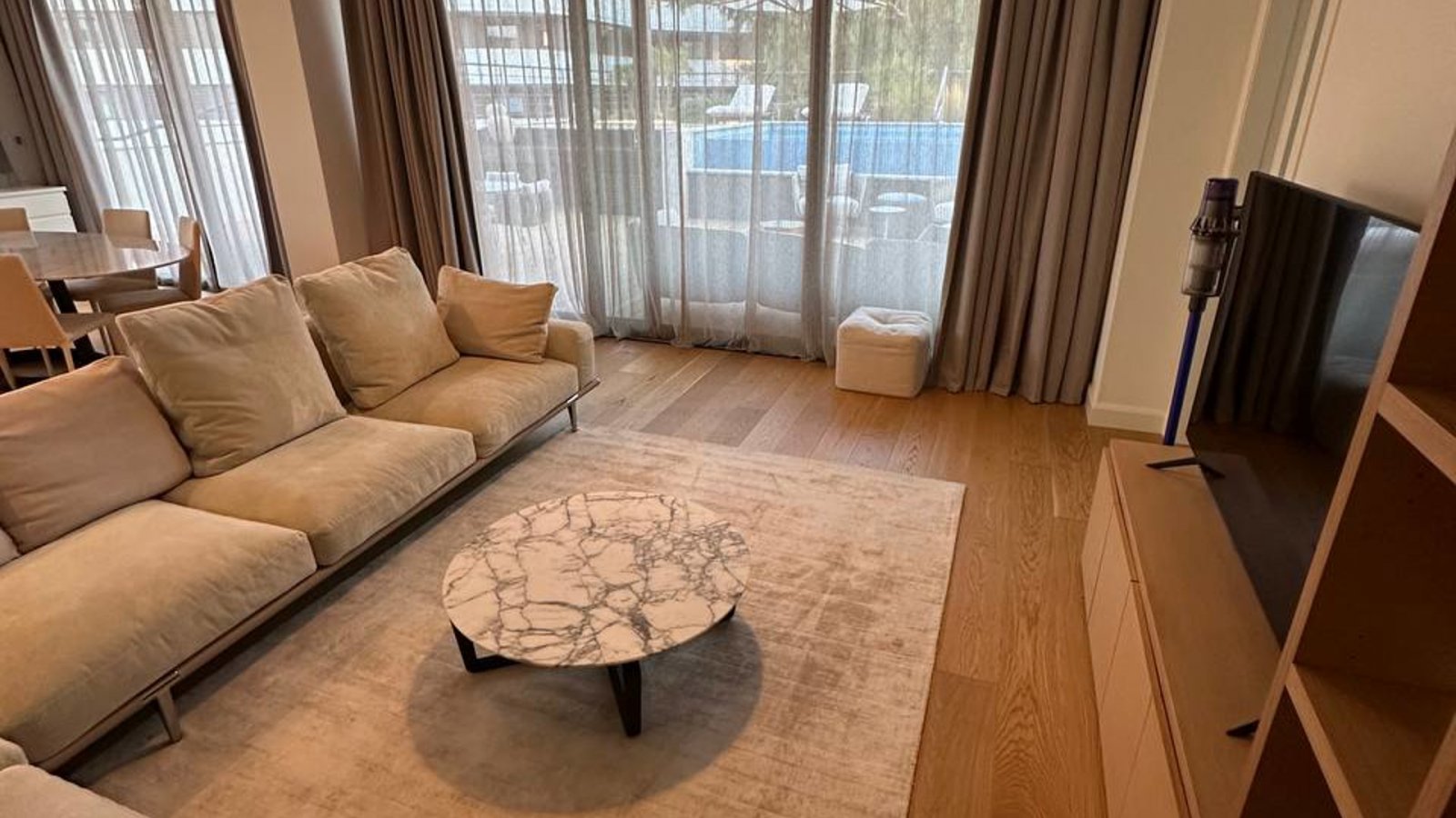 Stylowy apartament z czterema sypialniami, kilka kroków od plaży (Potamos Germasogeia), Limassol