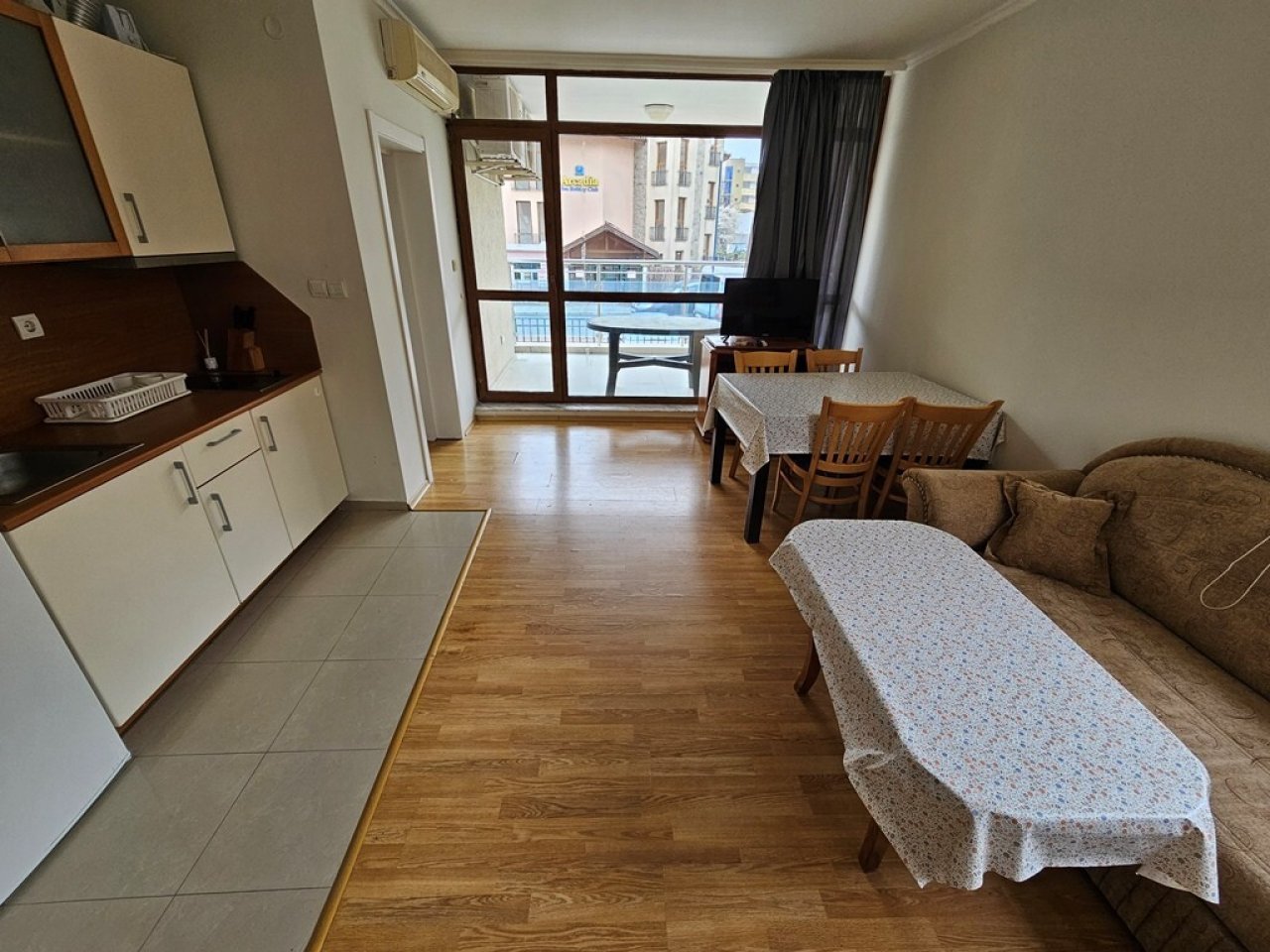 sunny-beach-bulgaria-1-bedroom-apartment-sun-city-1-3-IhLQIZIshTjEEgsI