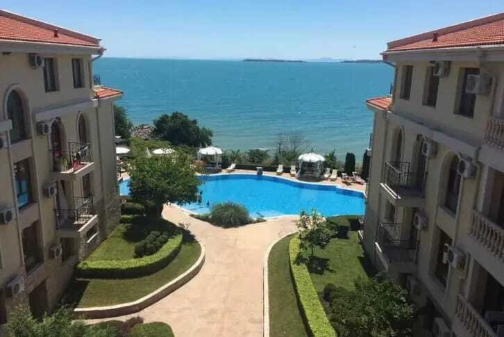 Dwupokojowe mieszkanie z widokiem na morze w kompleksie Royal Bay 1 w Sveti Vlas, Bułgaria