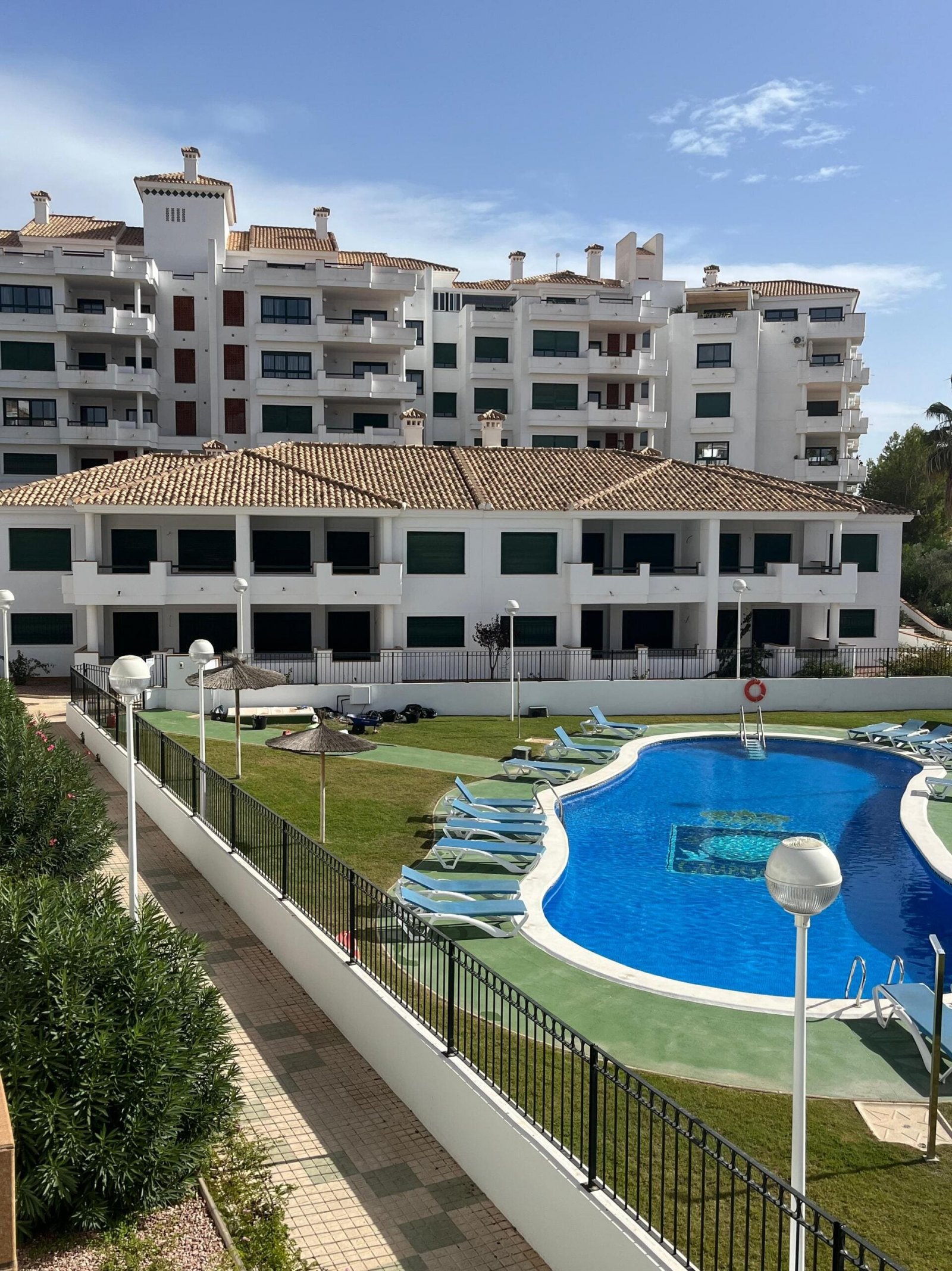 Nowoczesny apartament z tarasem i basenem, Orihuela
